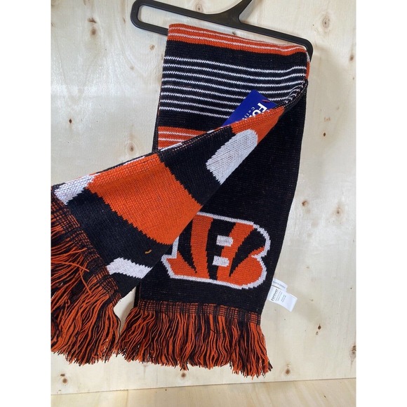 Cincinnati Bengals Football NFL Full Color Logo Scarf Officially‎ Licensed NWT - Picture 1 of 5